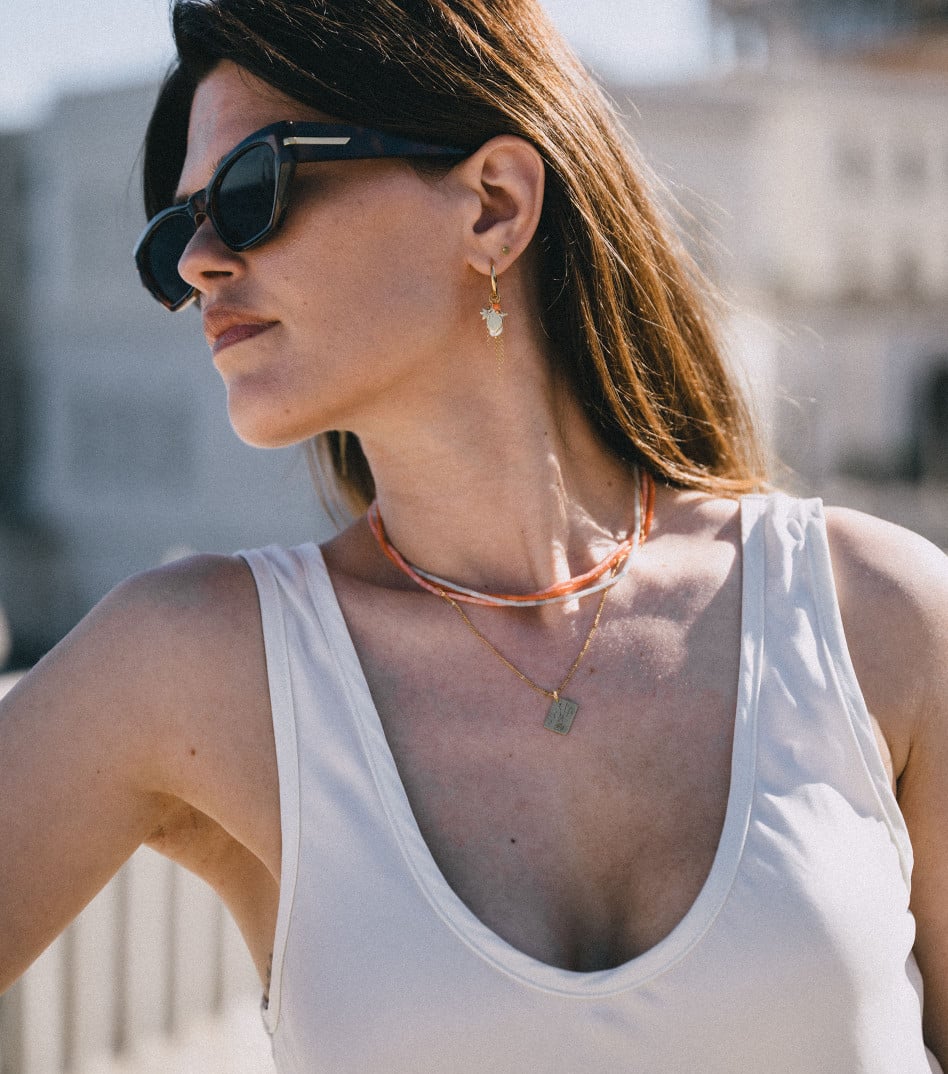 Pozłacany choker z kamieniami